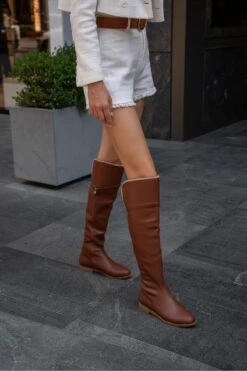 Madamra Stiefel - Braun - Flacher Absatz Damen Stiefel 758740064