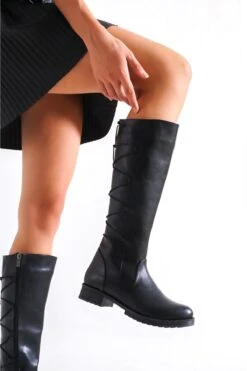 Capone Outfitters Stiefel - Schwarz - Flacher Absatz Damen Stiefel 337812799